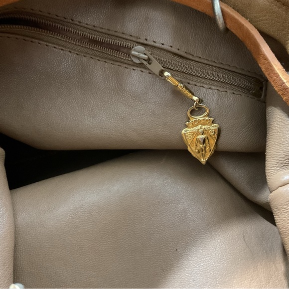 Gucci bags - Picture 13 of 15